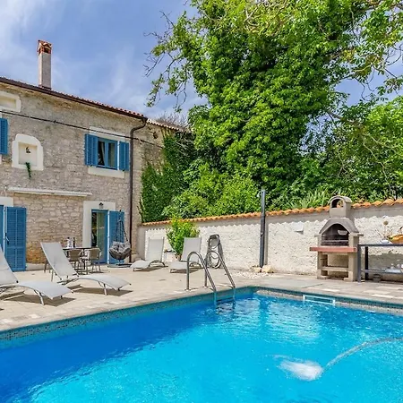 Casa Leona Istriana Mit Pool Und Whirlpool