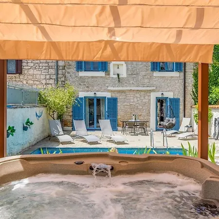 Casa Leona Istriana Mit Pool Und Whirlpool