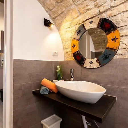 Casa Leona Istriana Mit Pool Und Whirlpool *