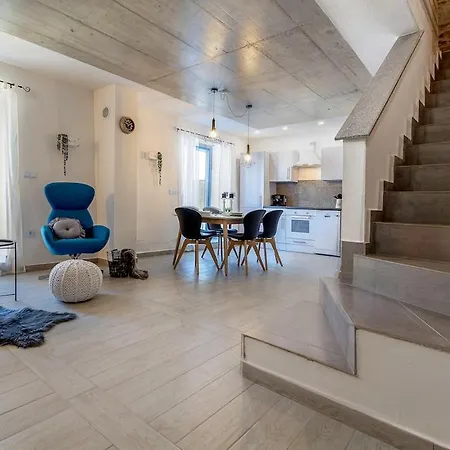 度假居 Casa Leona Istriana Mit Pool Und Whirlpool *