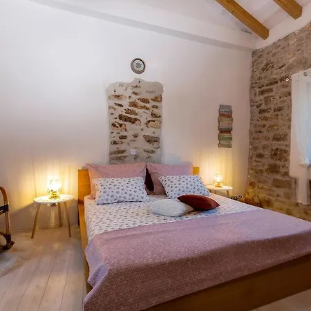 Casa Leona Istriana Mit Pool Und Whirlpool