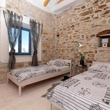 度假居 Casa Leona Istriana Mit Pool Und Whirlpool Butkovići