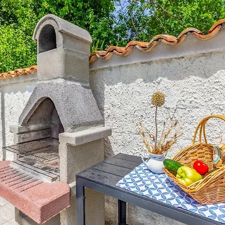 度假居 Casa Leona Istriana Mit Pool Und Whirlpool