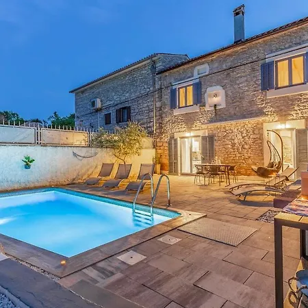 Casa Leona Istriana Mit Pool Und Whirlpool 度假居 Butkovići