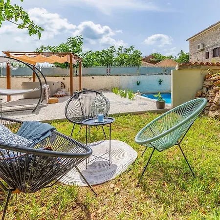 度假居 Casa Leona Istriana Mit Pool Und Whirlpool